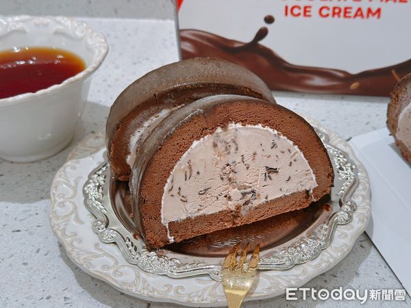 ▲▼COLD STONE推出「阿華田可可麥芽冰心捲」。(圖/記者蕭筠攝)