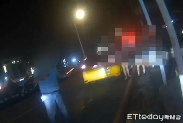 ▲2名越南籍女子因車資糾紛與運將發生拉扯衝突。(圖/桃園警分局提供)