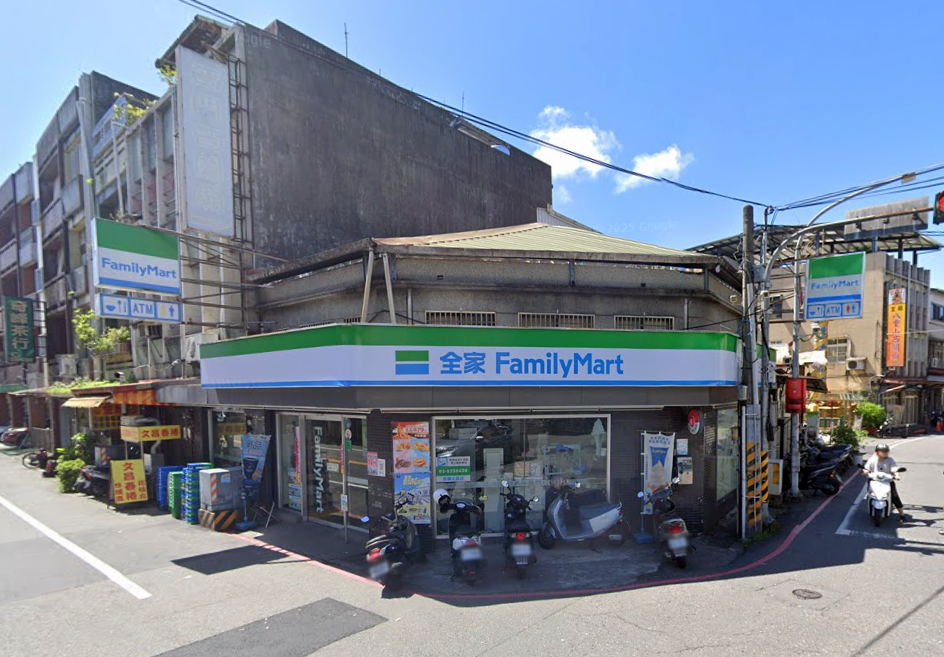 ▲▼宜蘭市全家超商文昌店。(圖/翻攝自Google Maps)