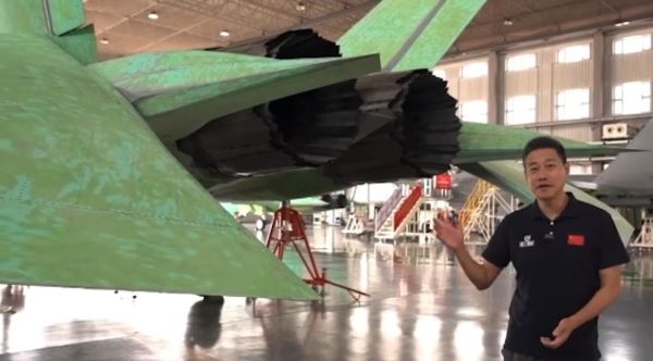 ▲▼殲-35與殲-35A機庫首度公開。(圖/翻攝央視)