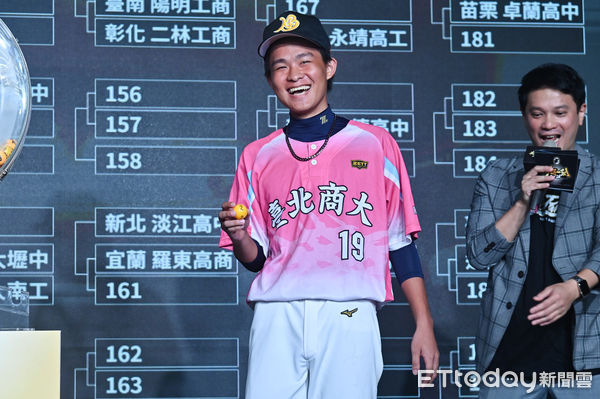 ▲▼2025中信盃黑豹旗記者會,北市臺北商大抽中籤王,即將對戰去年冠軍新北穀保家商。(圖/記者李毓康攝)