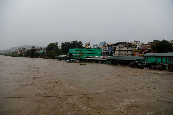 ▲▼尼泊爾豪雨「引爆山洪」至少47死。(圖/路透)