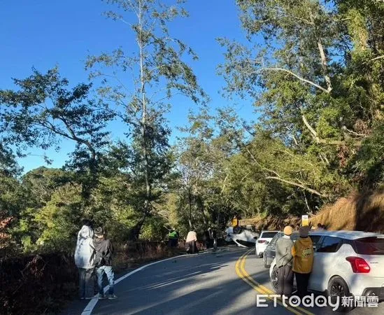 ▲▼南投台14甲車禍。(圖/翻攝「中橫路況交通資訊站」粉專)