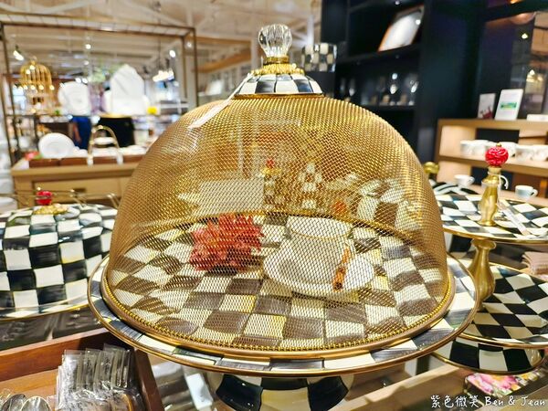 ▲▼名古屋武花園&則武之森,還有蔦屋書店超大書牆、吉卜力龍貓瓷器。(圖/部落客紫色微笑提供)