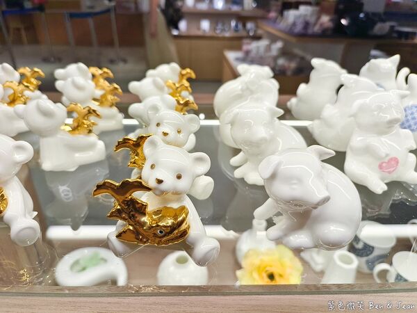 ▲▼名古屋武花園&則武之森,還有蔦屋書店超大書牆、吉卜力龍貓瓷器。(圖/部落客紫色微笑提供)