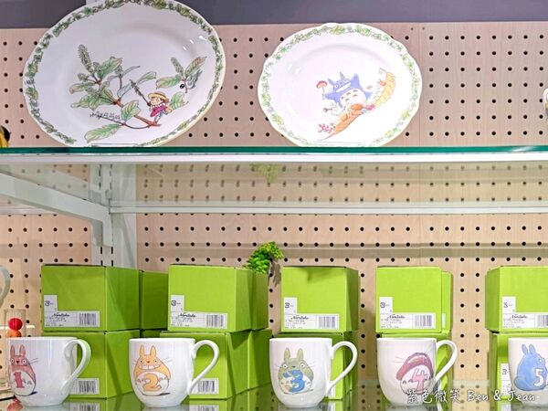 ▲▼名古屋武花園&則武之森,還有蔦屋書店超大書牆、吉卜力龍貓瓷器。(圖/部落客紫色微笑提供)