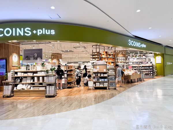 ▲▼名古屋武花園&則武之森,還有蔦屋書店超大書牆、吉卜力龍貓瓷器。(圖/部落客紫色微笑提供)