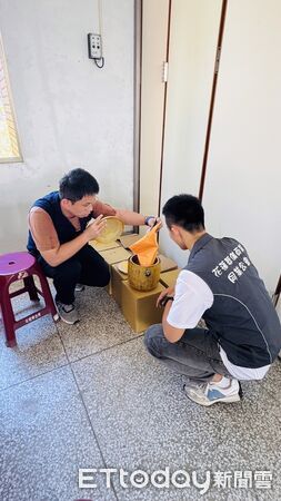 ▲花蓮禮儀商業同業公會協助台中市公益組織賑災。(圖/張家銘提供)