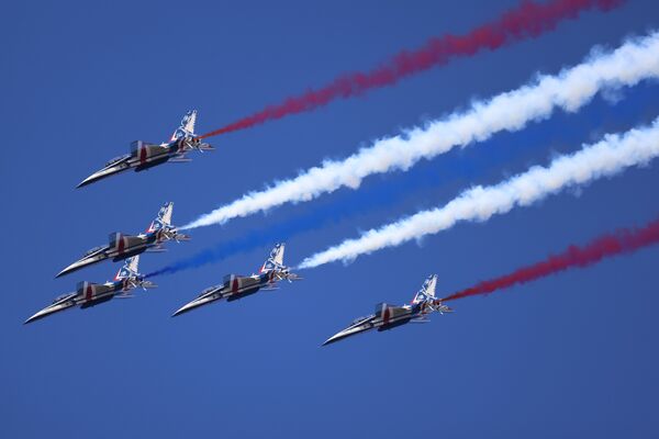 ▲▼國慶預演「雷虎小組」壓軸 5架勇鷹噴煙飛越掀高潮。(圖/台北松山機場)