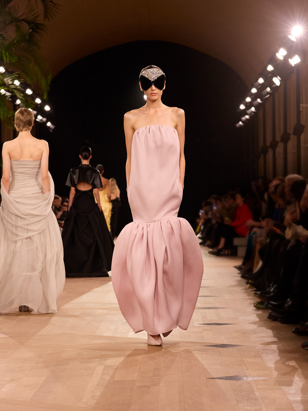 ▲▼ balenciaga。(圖/品牌提供)