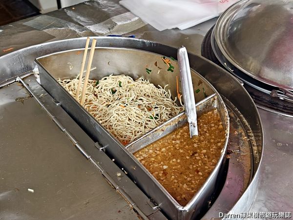 ▲▼彰化田中必吃在地高麗菜飯。(圖/部落客darren提供)