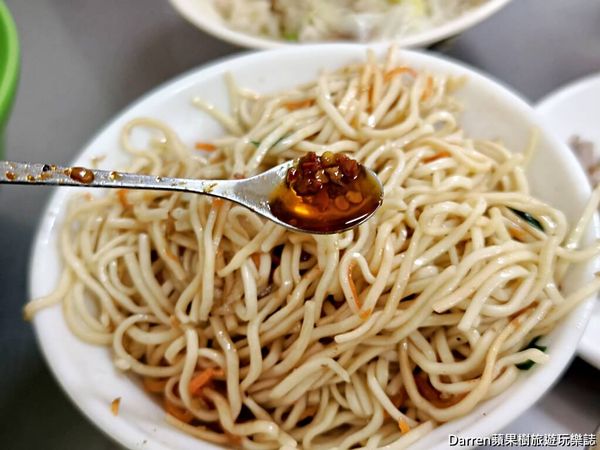 ▲▼彰化田中必吃在地高麗菜飯。(圖/部落客darren提供)