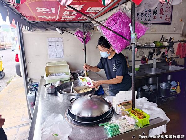 ▲▼彰化田中必吃在地高麗菜飯。(圖/部落客darren提供)