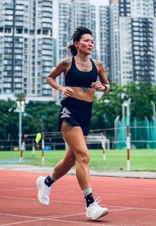 ▲▼盧巧音受老公影響愛上跑步。(圖/和協整合行銷提供)