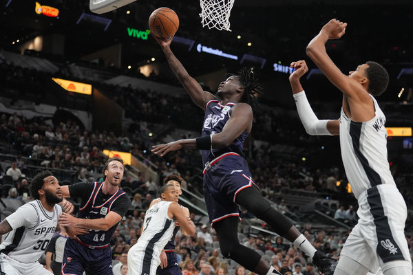 ▲馬刺溫班亞瑪、廣州龍獅歐拉迪波。(圖/達志影像/美聯社)