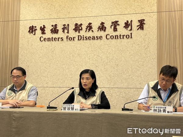 ▲▼疾管署10/7疫情周報記者會,左起疫情中心主任郭宏偉、發言人曾淑慧、防疫醫師林詠青。(圖/記者洪巧藍攝)