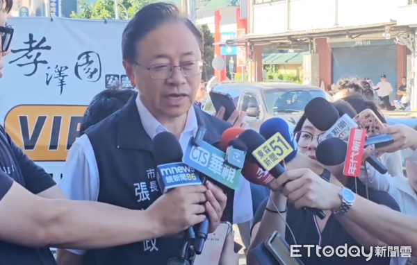 ▲▼ 桃園挖土機行老闆林鴻森赴花蓮救災離世,總統賴清德、市長張善政等人到靈堂捻香致意。(圖/記者陸運陞攝,下同)