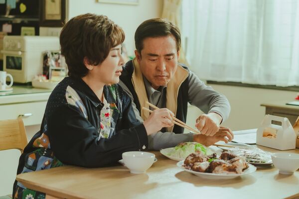 ▲《完全省錢戀愛手冊》(左起)王彩樺、郭書瑤、檢場一家都是省錢達人。(圖/中視提供)