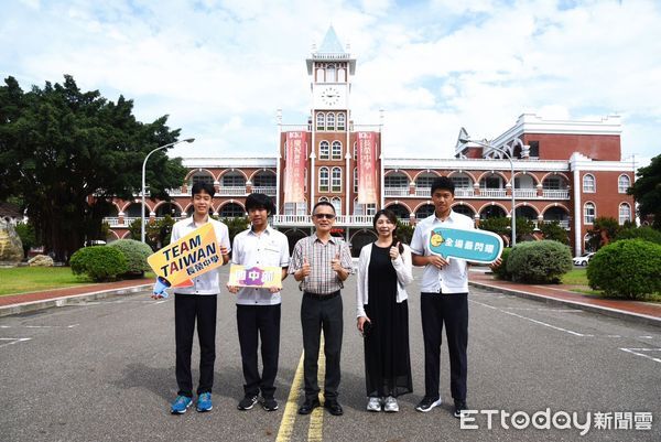 ▲長榮中學國中部學生多益表現亮眼,展現國際語言實力。(圖/記者林東良翻攝)