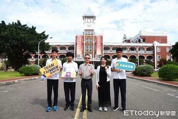 ▲長榮中學國中部學生多益表現亮眼,展現國際語言實力。(圖/記者林東良翻攝)