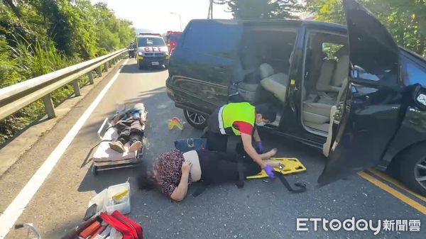 ▲▼宜蘭員山休旅車對撞,送醫的5傷者中,有2人骨折、意識模糊。(示意圖/記者游芳男翻攝,下同)