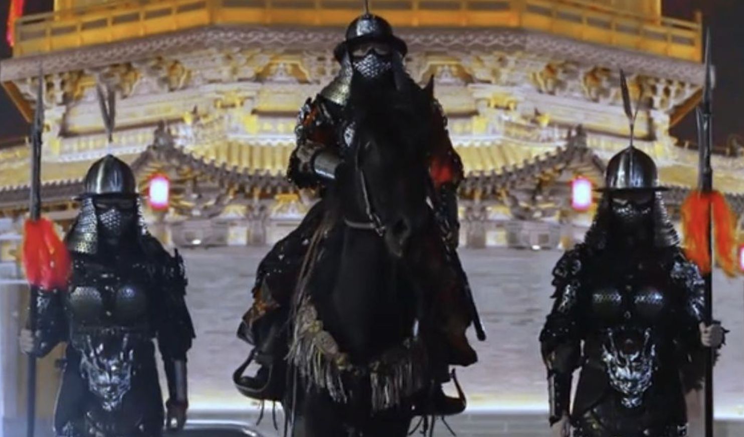 ▲平城將軍「甲冑團」現身山西大同古城。(圖/翻攝極目新聞)