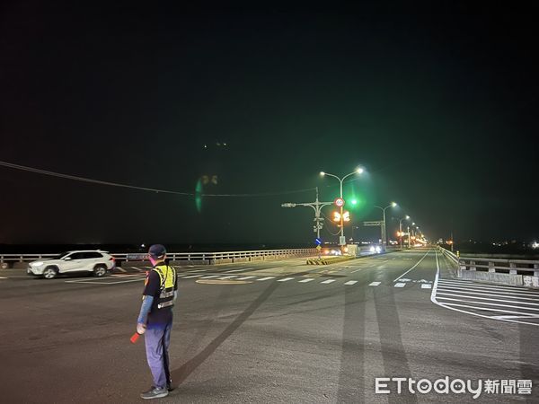 ▲▼朴子分局今年東石海之夏叫去年三小時,今年僅花一小時讓民眾快速離場獲得不少好評 。(圖/記者翁伊森翻攝)