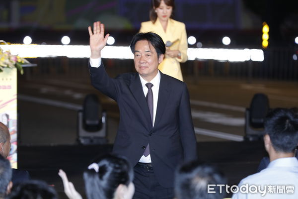 ▲▼賴清德出席「不要轉台 馬上回來-中華民國114年國慶總統府建築光雕展演點燈儀式」。(圖/記者湯興漢攝)