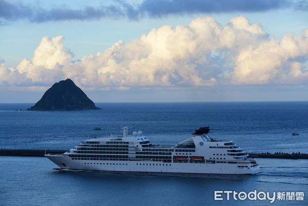 ▲海洋富士號 (MITSUI OCEAN FUJI)將於8日停靠花蓮港,花蓮港務分公司屆時將提供拖船噴水迎賓。(圖/曹夢麟攝,下同)