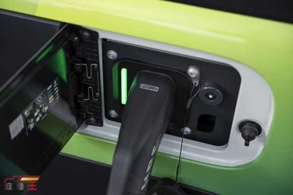 續航、載重與靈活性兼顧 Mercedes-Benz 推出 eActros 400