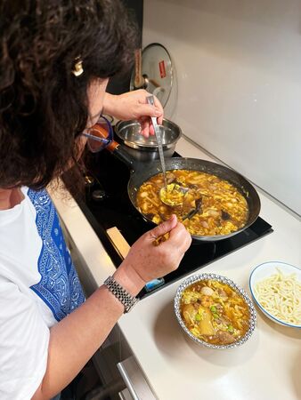 ▲▼賈靜雯生日禮物,吃媽媽做的家傳麵。(圖/翻攝自Threads)