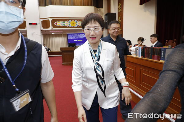 ▲▼財委會聯席會審查攸關普發1萬元的追加預算案,內政部長劉世芳、經濟部長龔明鑫農業部長陳駿季、財政部長莊翠雲、國防部長顧立雄列席接受立委質詢。(圖/記者湯興漢攝)