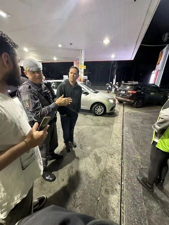 ▲▼陸男巴西遇劫遭開2槍,MacBook擋子彈。(圖/翻攝騰訊熱問)