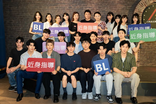 ▲導演朱峰與編劇王奇聯手製作BL劇《近身指導》。(圖/小王子奇影像提供)