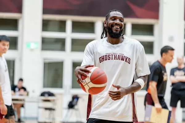 ▲前NBA球星「半獸人」法瑞德正式加盟獵鷹。(圖/獵鷹提供)