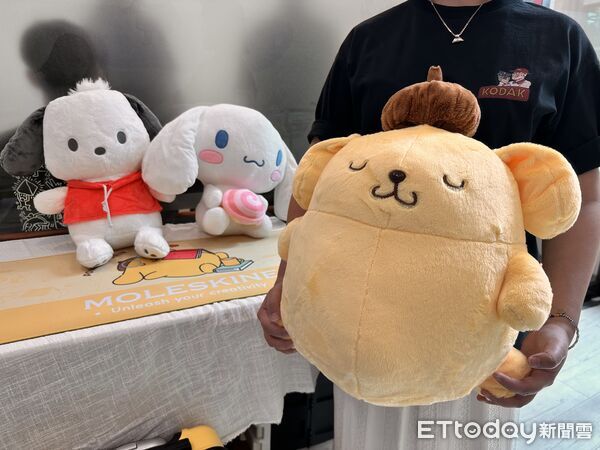 ▲▼7-11推出「Moleskine x Sanrio夢幻聯名」大耳狗、布丁狗、帕恰狗周邊。(圖/記者林育綾攝)