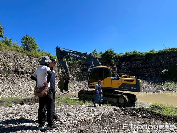 ▲橋頭地檢署偵查盜採砂石案,目前已羈押4名嫌犯。(圖/記者吳奕靖翻攝)