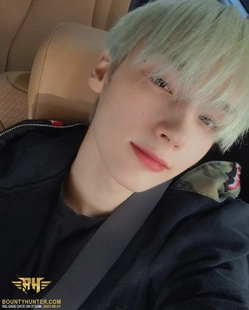 ▲▼休寧凱。(圖/翻攝自Instagram/hueningkai_official)