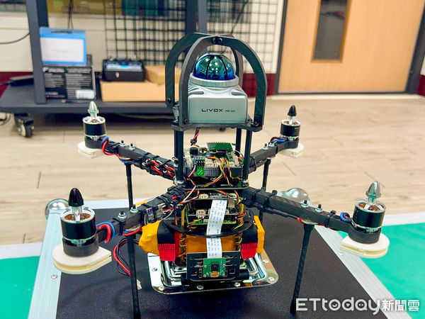 ▲屏科大跨校團隊導流集風偵搜型救災無人機奪得美國達文西發明展金牌。(圖/屏科大提供)