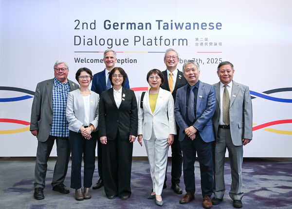 ▲▼總統府副秘書長何志偉、外交部次長吳志中出席台德民間論壇(German Taiwanese Dialogue Platform, GTDP)酒會。(圖/主辦單位提供)