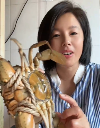 ▲▼48歲漁村網紅過世。(圖/翻攝自微博)