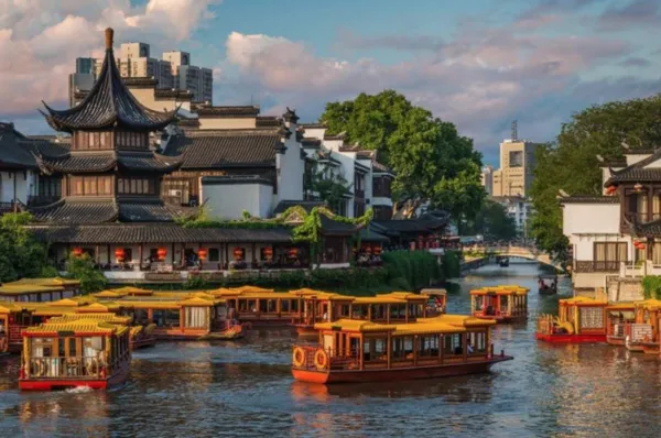 ▲陸十一長假,南京成最受歡迎城市。(圖/翻攝自微博)