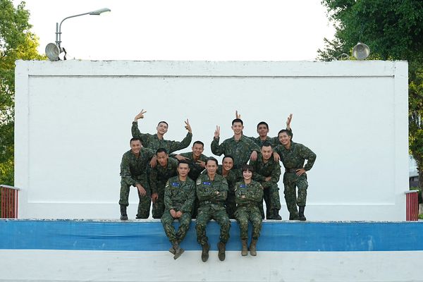 ▲▼驚喜曝光家人祝福,好漢淚灑成功嶺。(圖/台視提供)