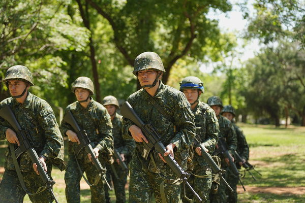 ▲▼驚喜曝光家人祝福,好漢淚灑成功嶺。(圖/台視提供)