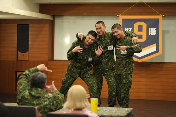 ▲▼驚喜曝光家人祝福,好漢淚灑成功嶺。(圖/台視提供)