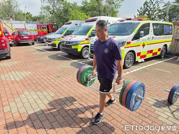 ▲台南市消防局第六大隊舉辦體能與裝備強化訓練,160名消防人員全力應戰。(記者林東良翻攝,下同)