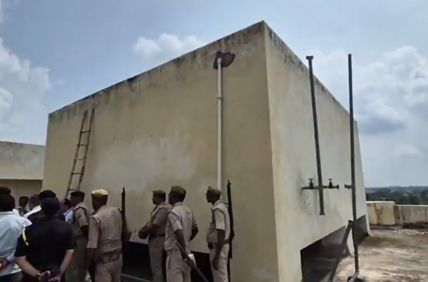 校園水塔傳惡臭驚見「腫脹腐爛屍」 全校師生連喝10天屍水崩潰。(圖/翻攝自X)