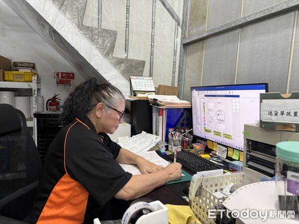 ▲勞動部推出「勞工就業通計畫」,提供僱用獎助及職務訓練,協助受國際情勢影響的失業勞工順利就業。(記者林東良翻攝,下同)