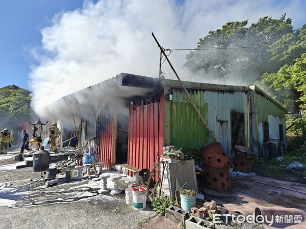 ▲▼基隆中山區文明路宮廟火警。(圖/記者郭世賢翻攝)