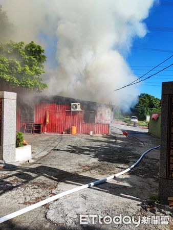 ▲▼基隆中山區文明路宮廟火警。(圖/記者郭世賢翻攝)